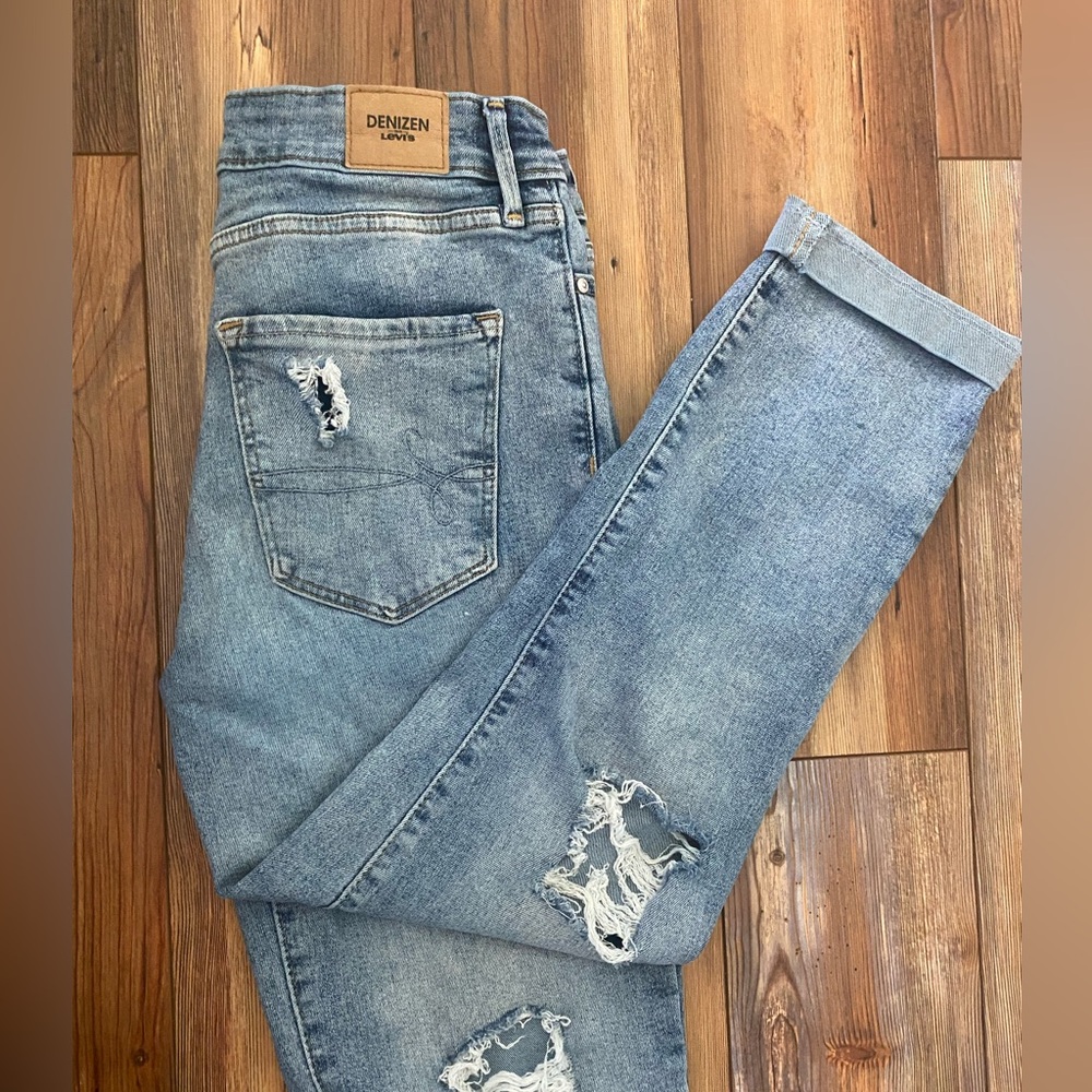 Denizen Levi’s MidRise Boyfriend Jeans